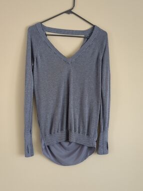 18" Pit-to-pit Lululemon Gray Unity Pullover Sweater Thumbholes Long Sleeve